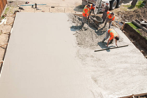Best Custom Concrete Contractor  in Elm Creek, NE